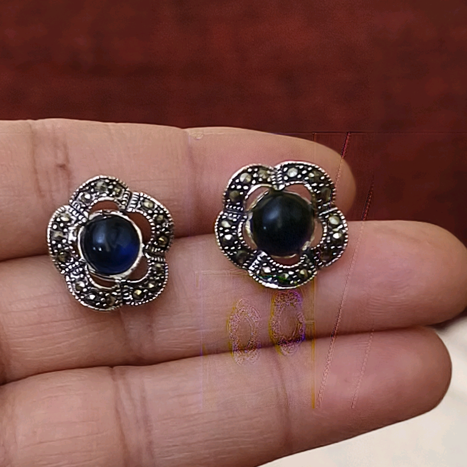 Blue Centre Marcasite Styds